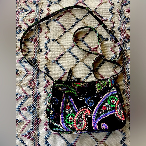 Vera Bradley Handbags - Vera Bradley Quilted Strapped Purse Fall Colourful Clean Black Zippered Paisley